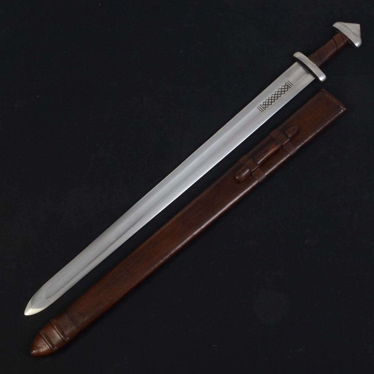 Hersir – 9th to 10th Century Viking Sword- Sport Combat Version – Deepeeka